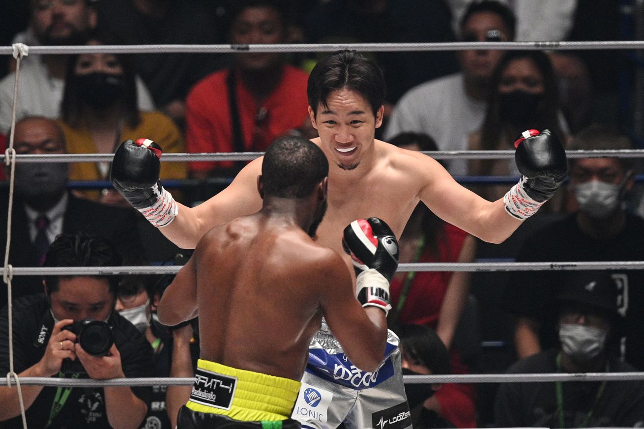 Floyd Mayweather knocked out Miruku Asakura at Rizin 38.