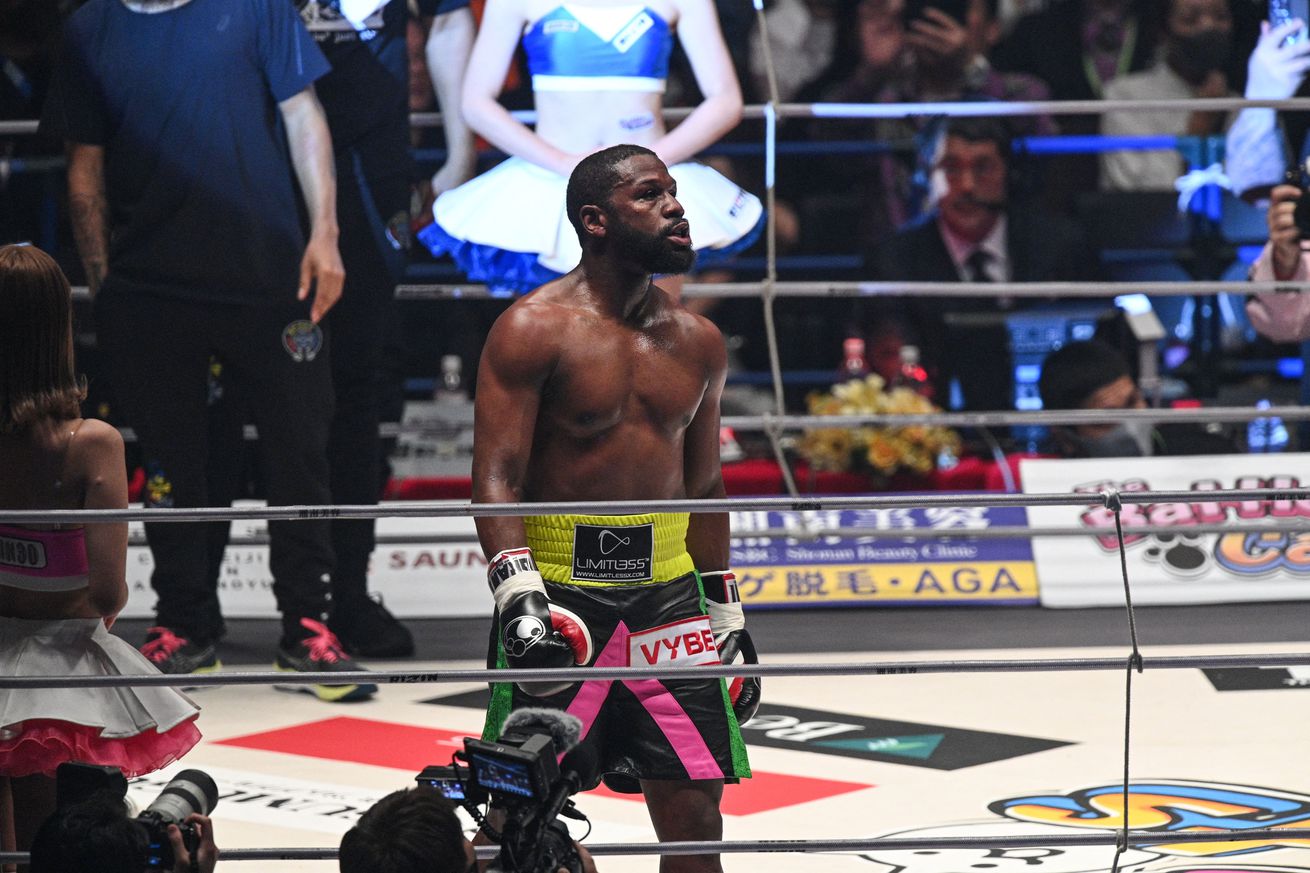 Floyd Mayweather in the ring after his second round KO over Mikuru Asakura.