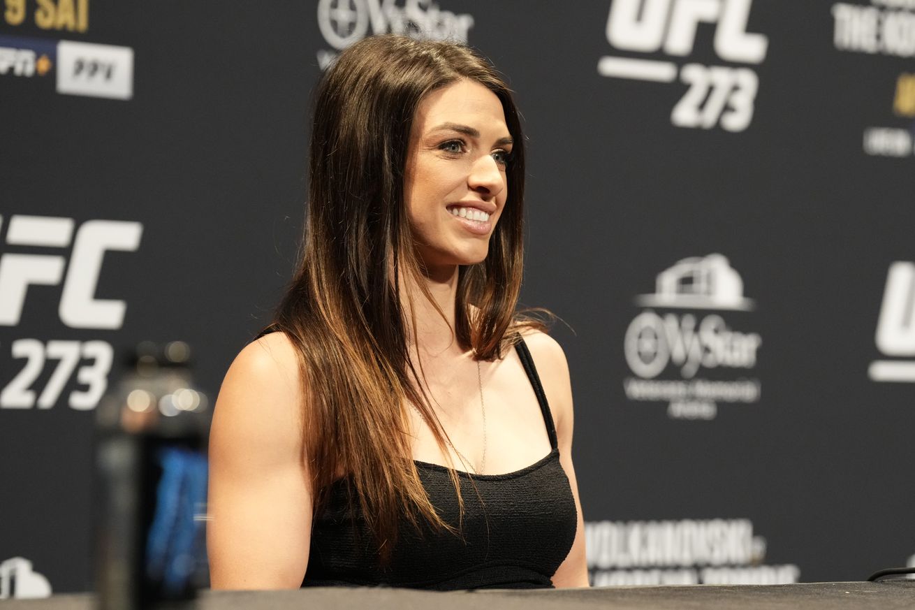 Mackenzie Dern defeated Tecia Torres in April 2022.