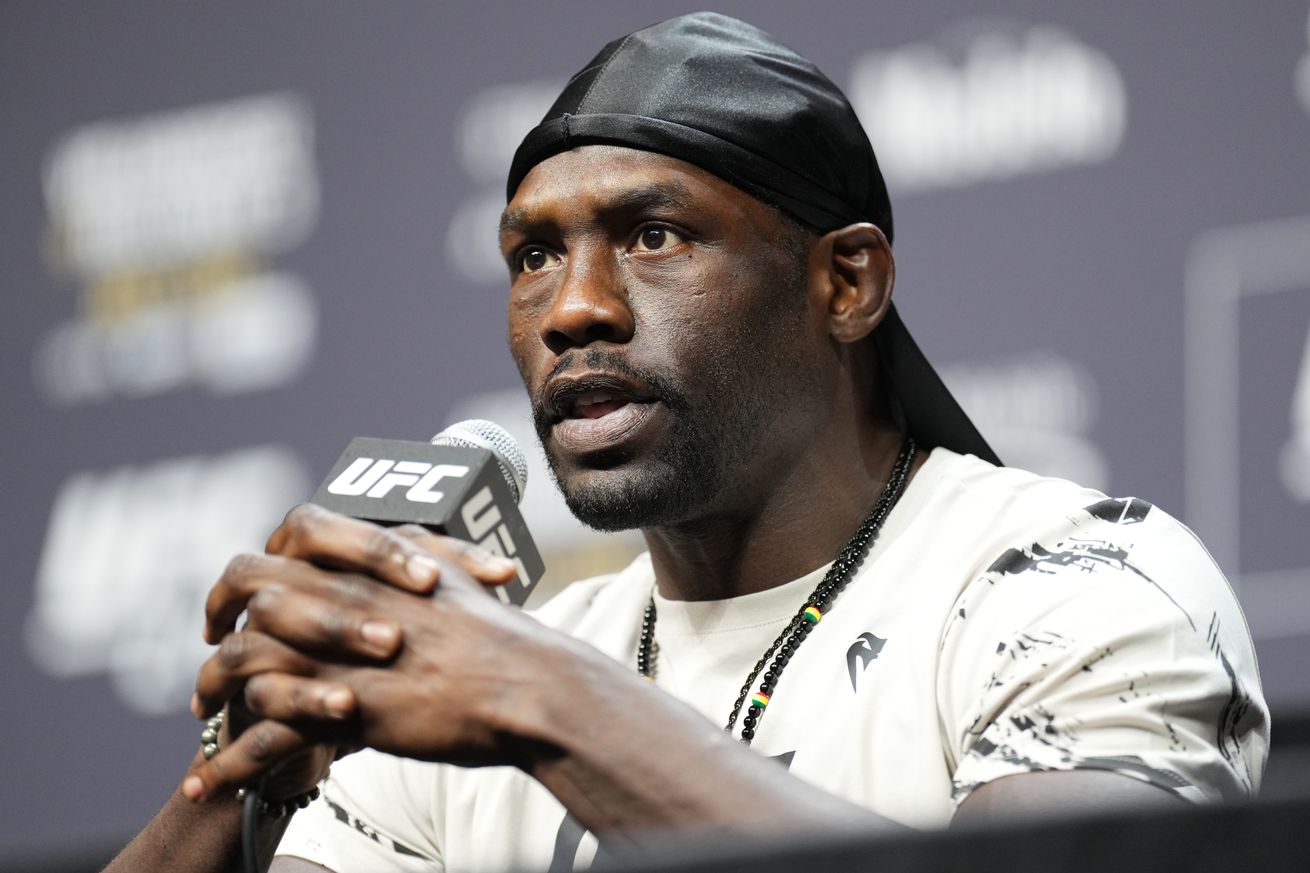 Jared Cannonier at the press conference for UFC 276. 