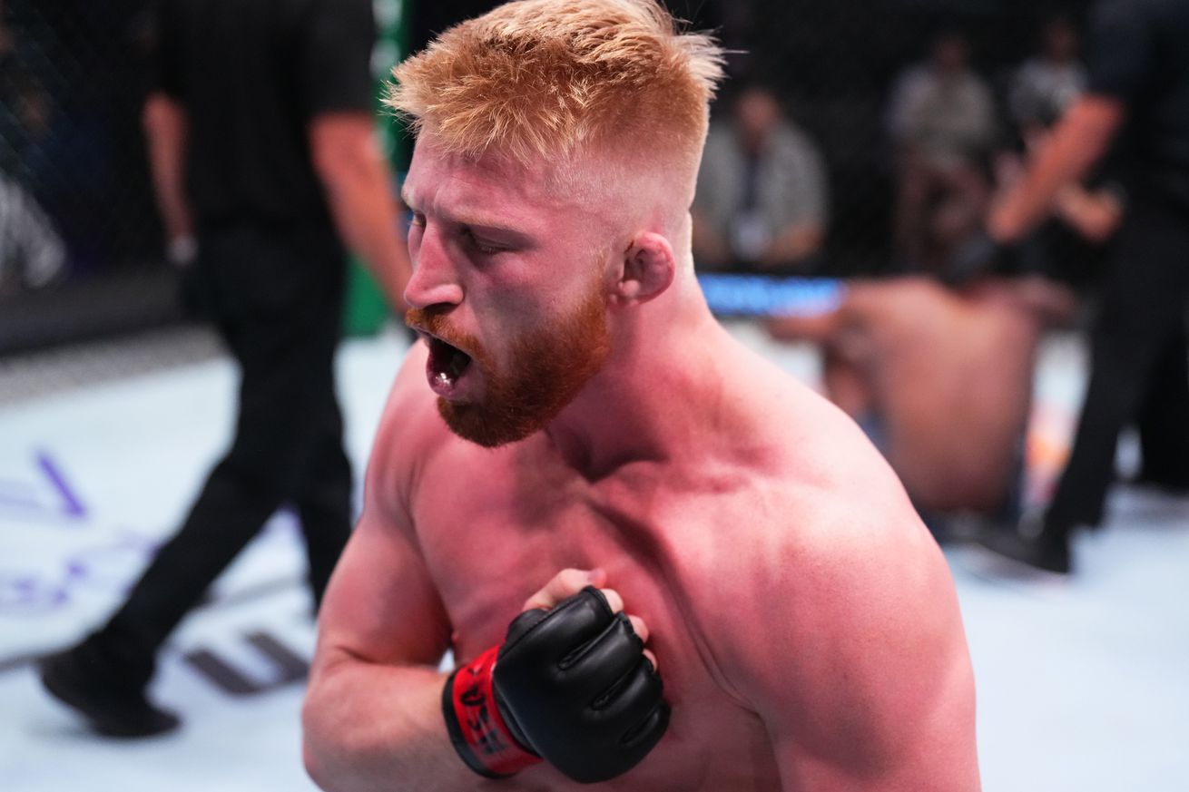 Bo Nickal gets triangle submission and UFC contract on DWCS 2022 Week 10