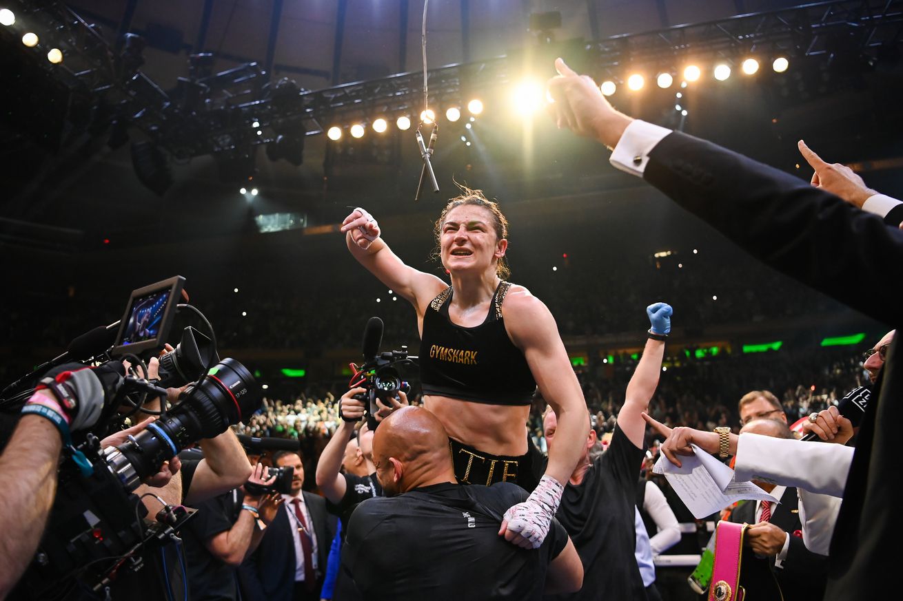 Katie Taylor v Amanda Serrano - Undisputed Lightweight Championship Fight