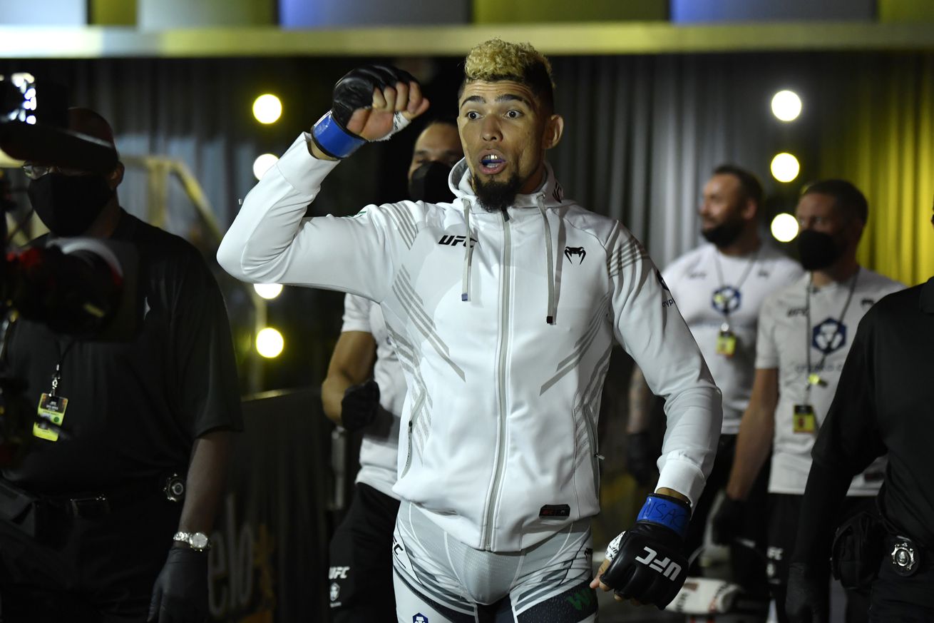 Johnny Walker is expected to meet Paul Craig at UFC 283.