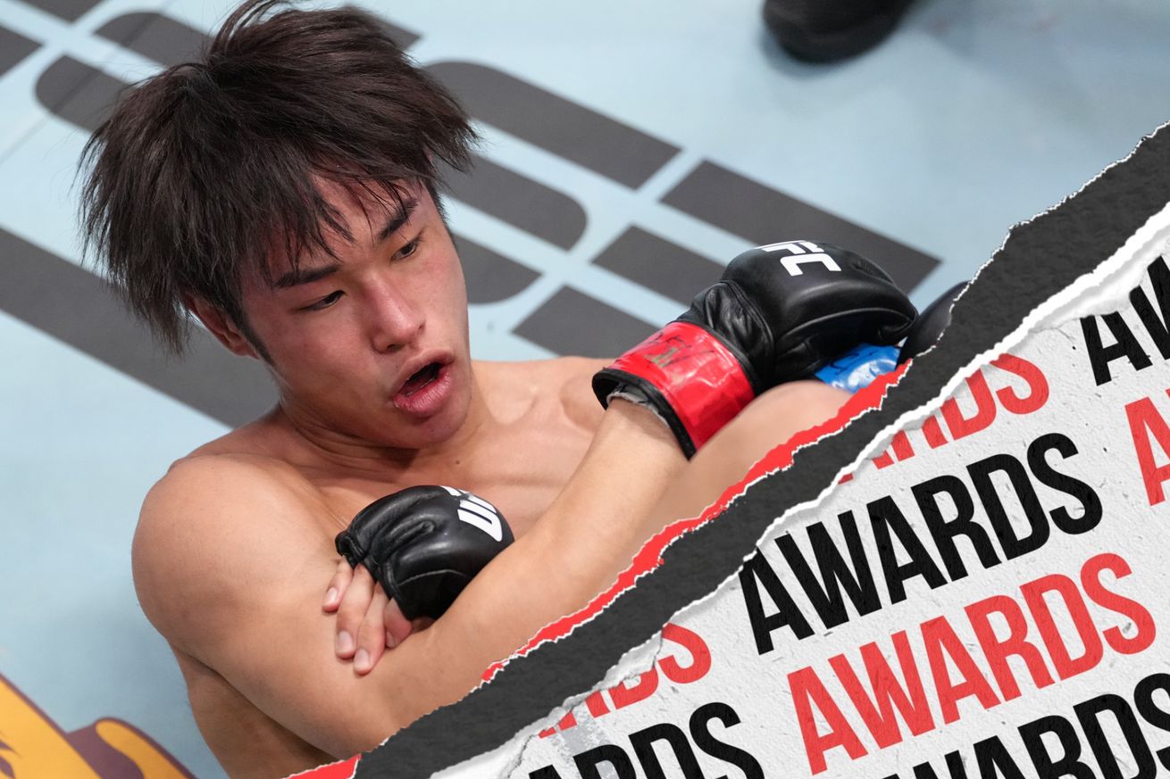 Tatsuro Taira attempting to submit CJ Vergara at UFC Vegas 62