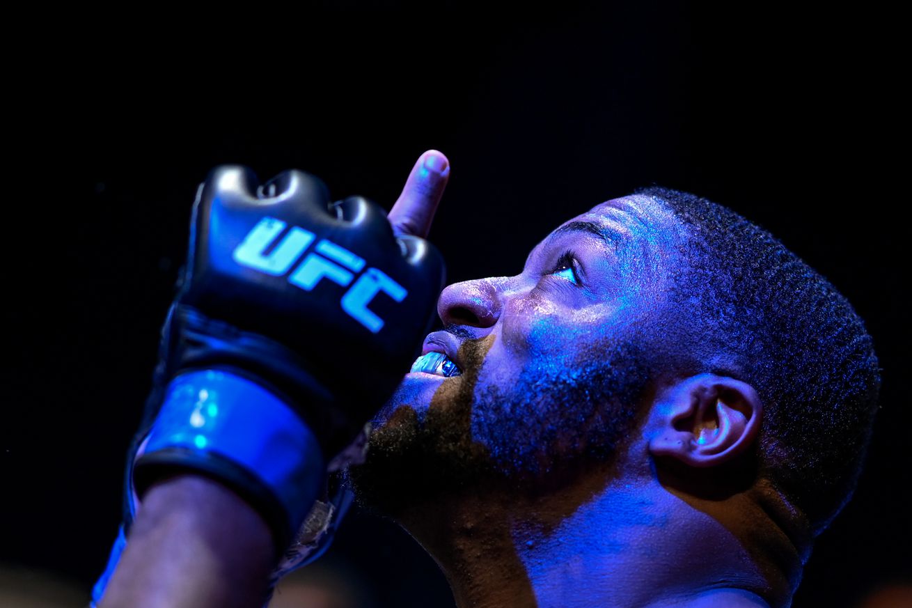 Walt Harris before he fought Alistair Overeem.