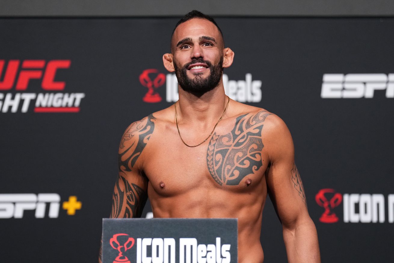 Santiago Ponzinibbio is set to face Robbie Lawler at UFC 282.