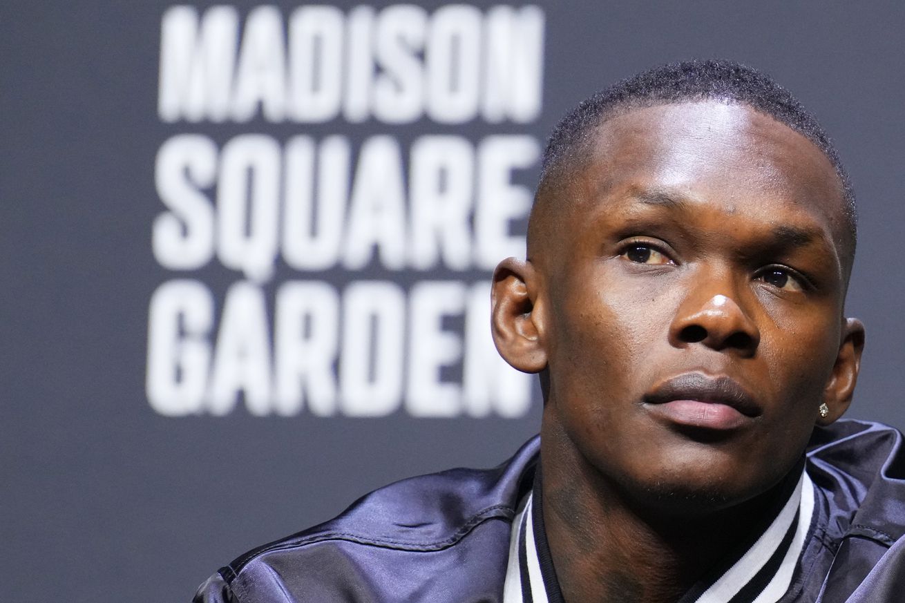 Israel Adesanya faces Alex Pereira at UFC 281