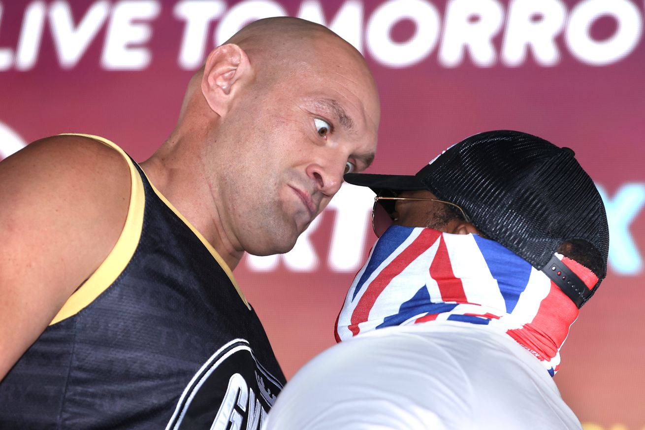 Tyson Fury is strongly favored in his trilogy bout with Derek Chisora&nbsp;