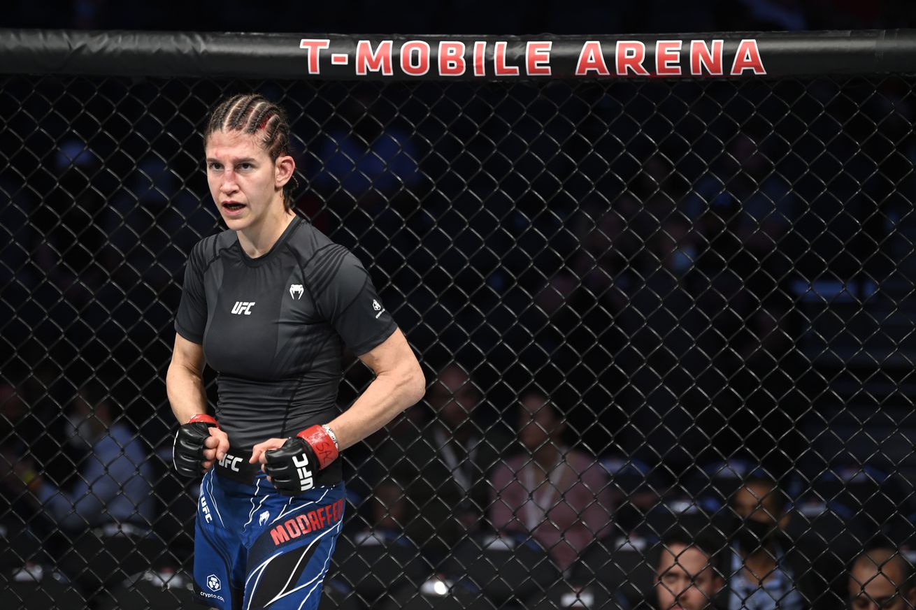 Roxanne Modafferi between rounds at UFC 266.