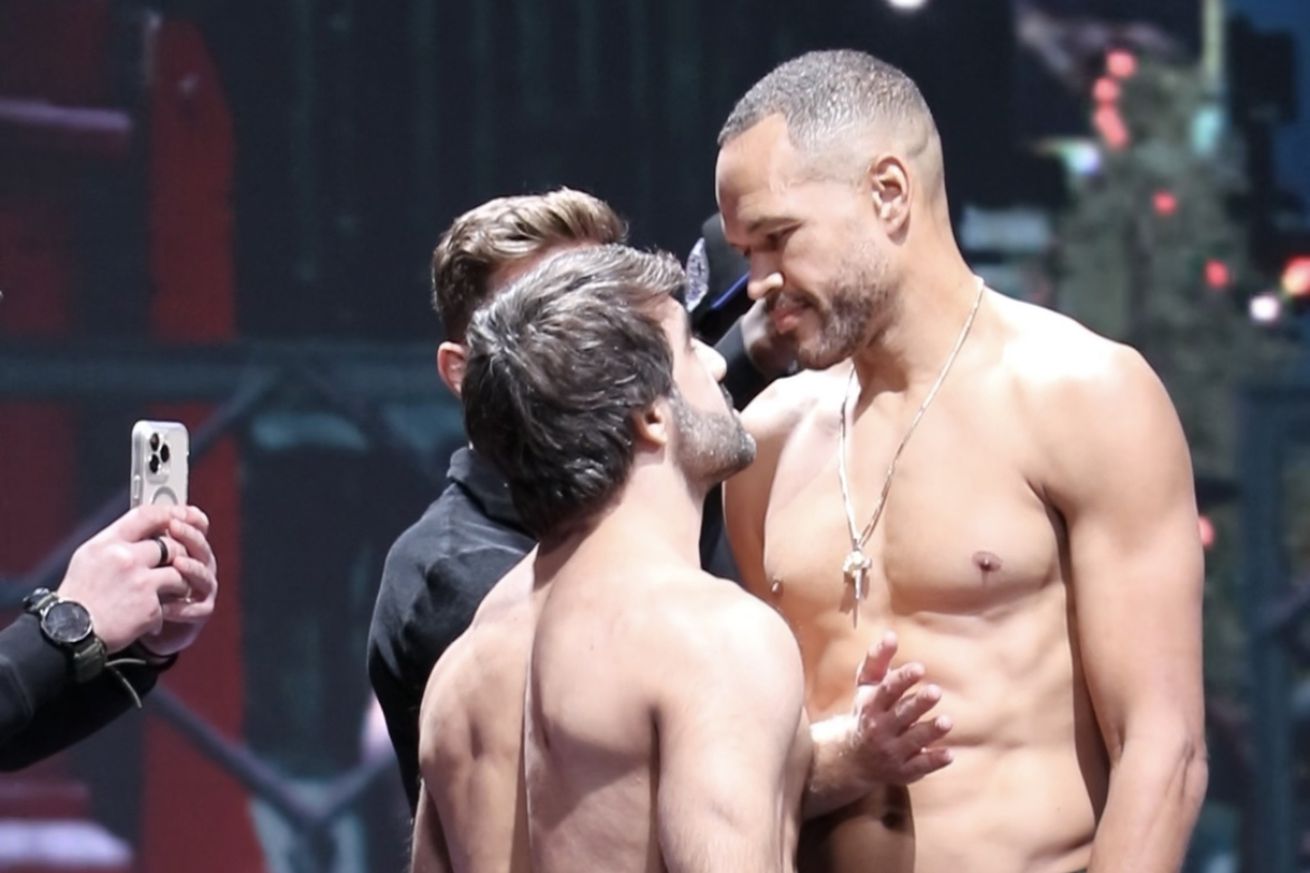 Raymond Daniels meets Rafael Aghayev in the Karate Combat 37 main event