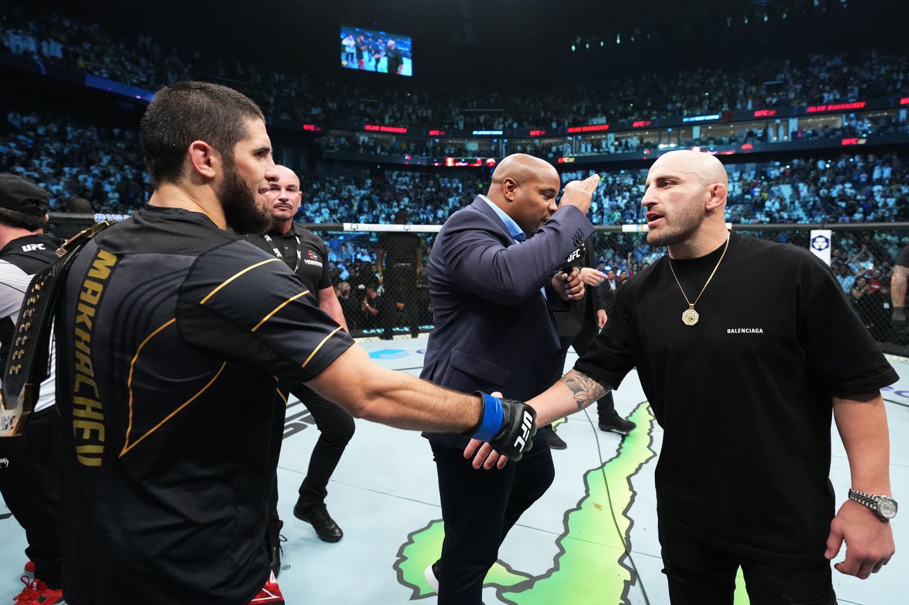 Islam Makhachev and Alexander Volkanovski at UFC 280.