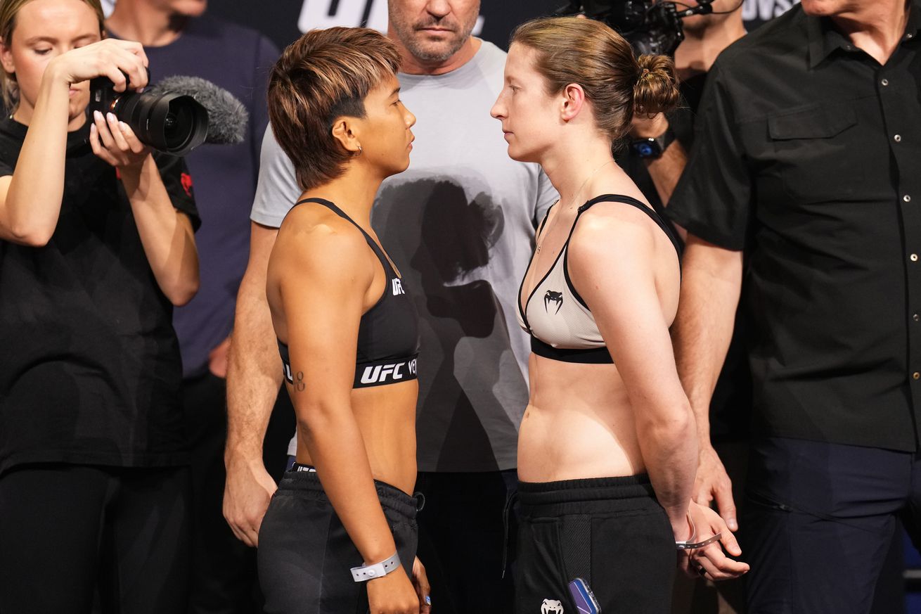 Loma Lookboonmee meets Elise Reed on the UFC 284 prelims