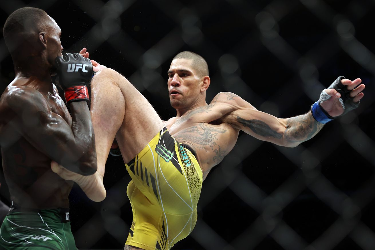 Alex Pereira knocked out Israel Adesanya in November 2022.