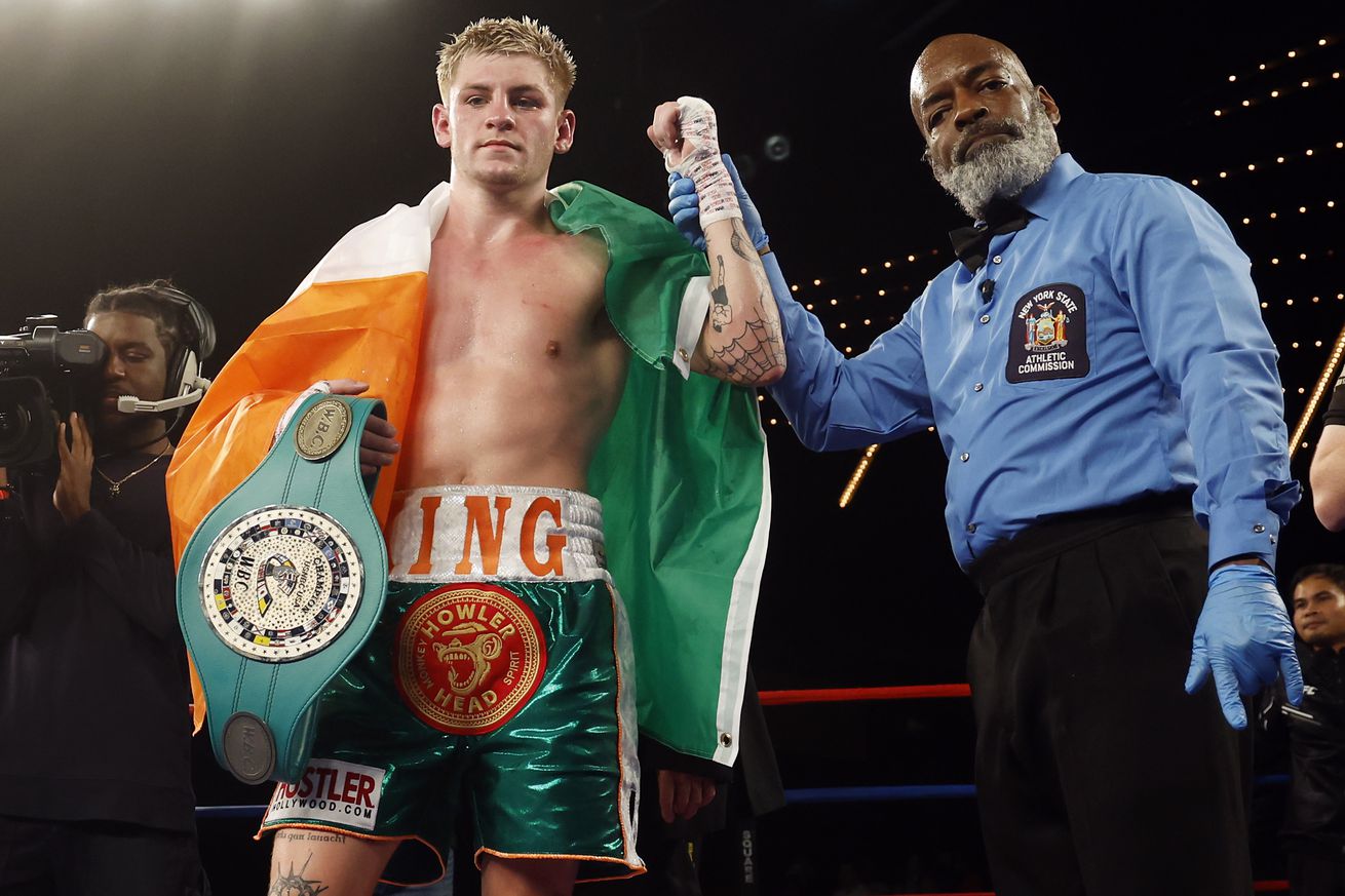 Hollywood Fight Nights NYC: Walsh v Villarreal