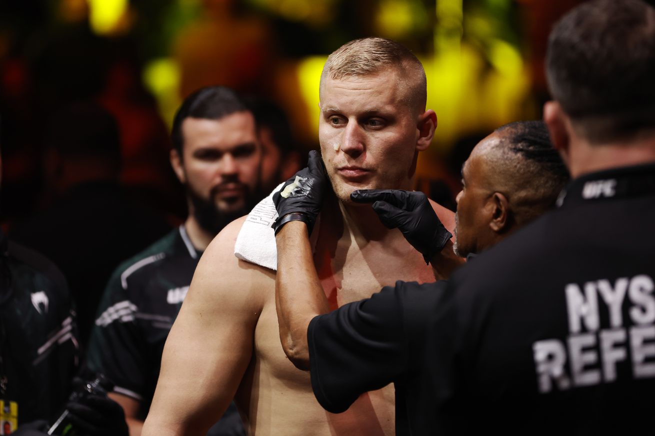 UFC 295: Pavlovich v Aspinall