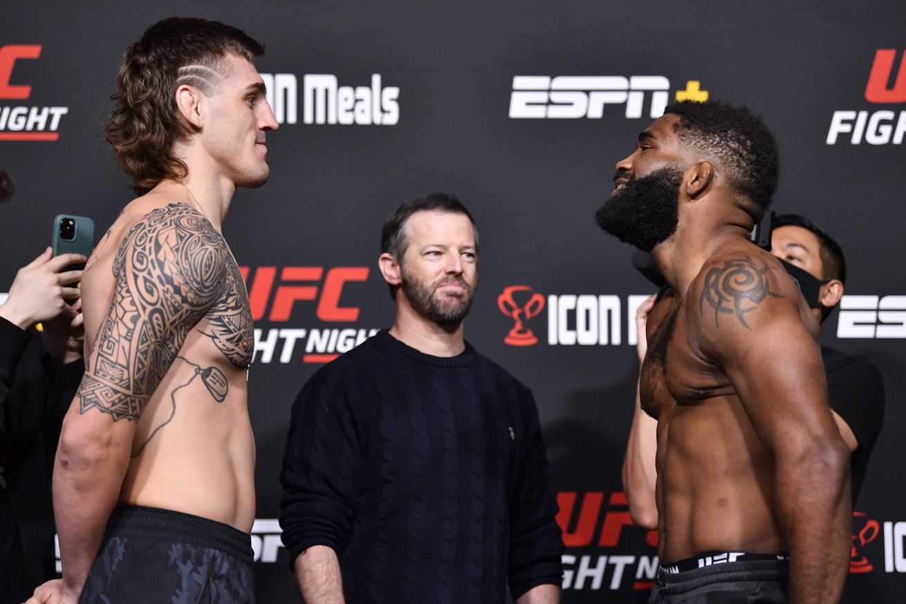 UFC Fight Night: Font v Aldo Weigh-in
