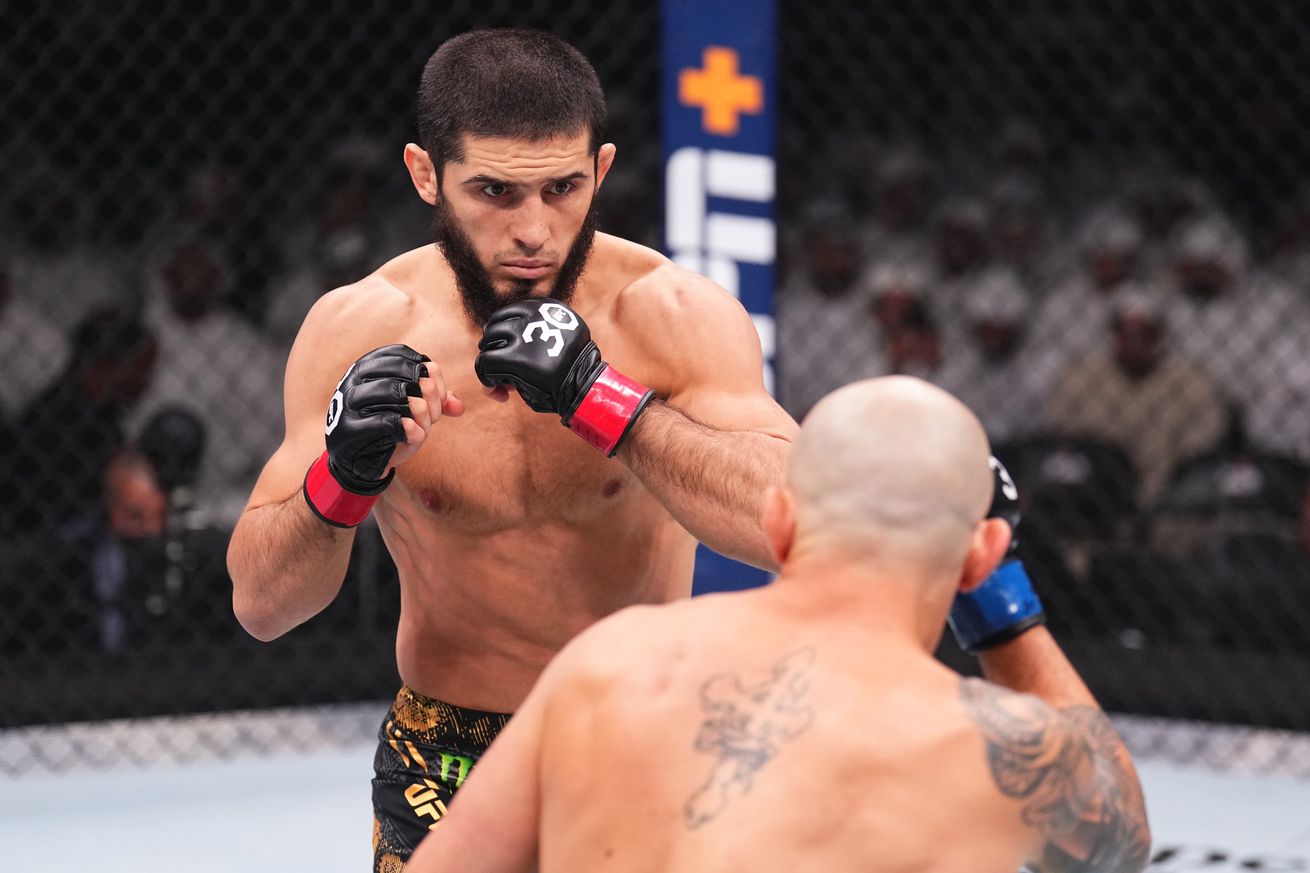 UFC 294: Makhachev v Volkanovski 2