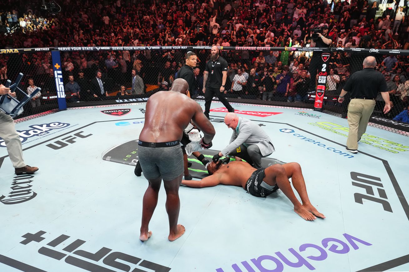 UFC Fight Night: Lewis vs Nascimento