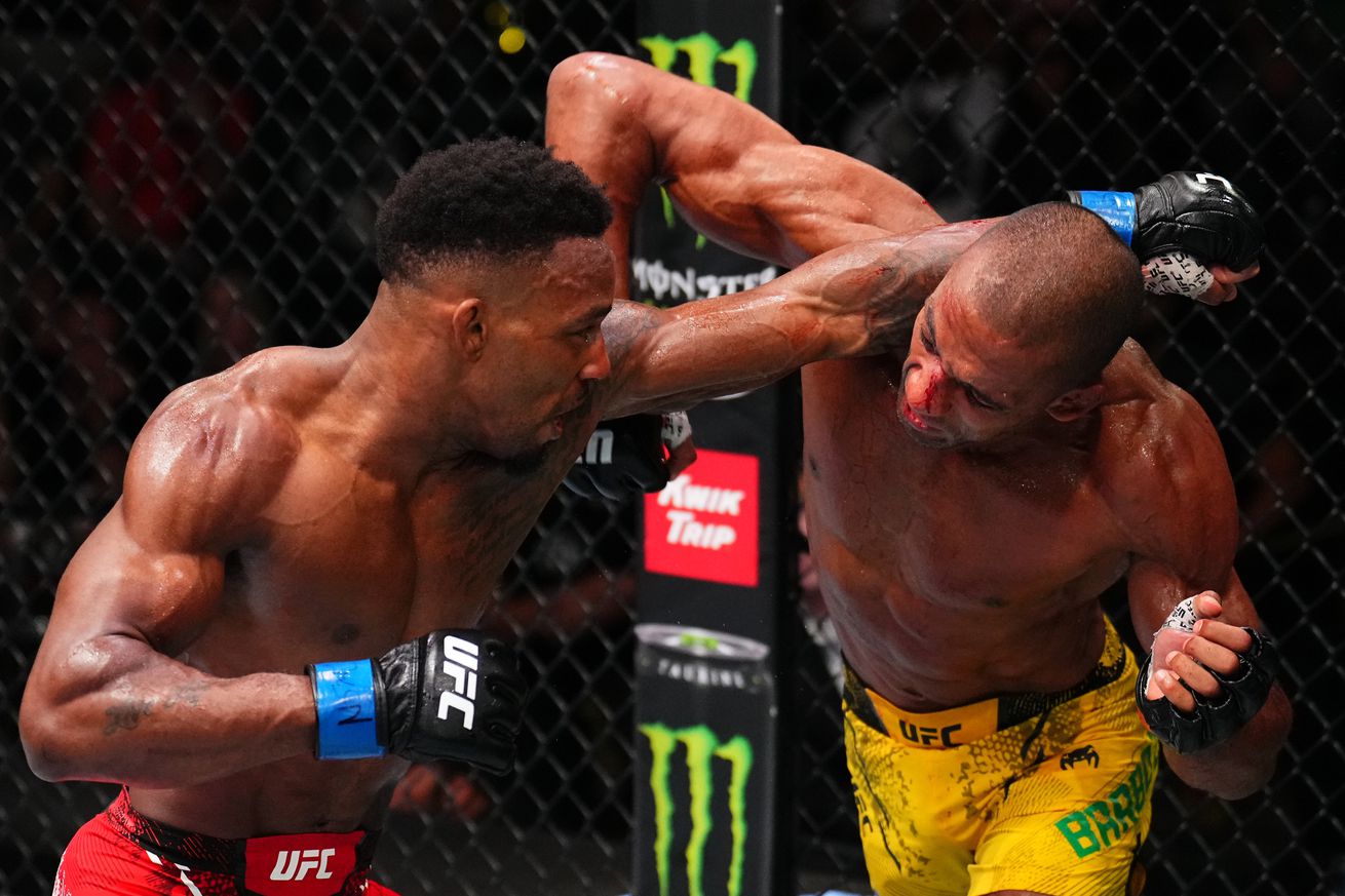 Lerone Murphy fights Edson Barboza in the main event of UFC Vegas 92.