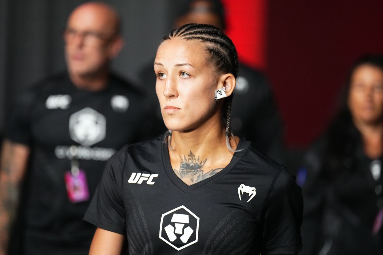 UFC Fight Night: Agapova v Robertson