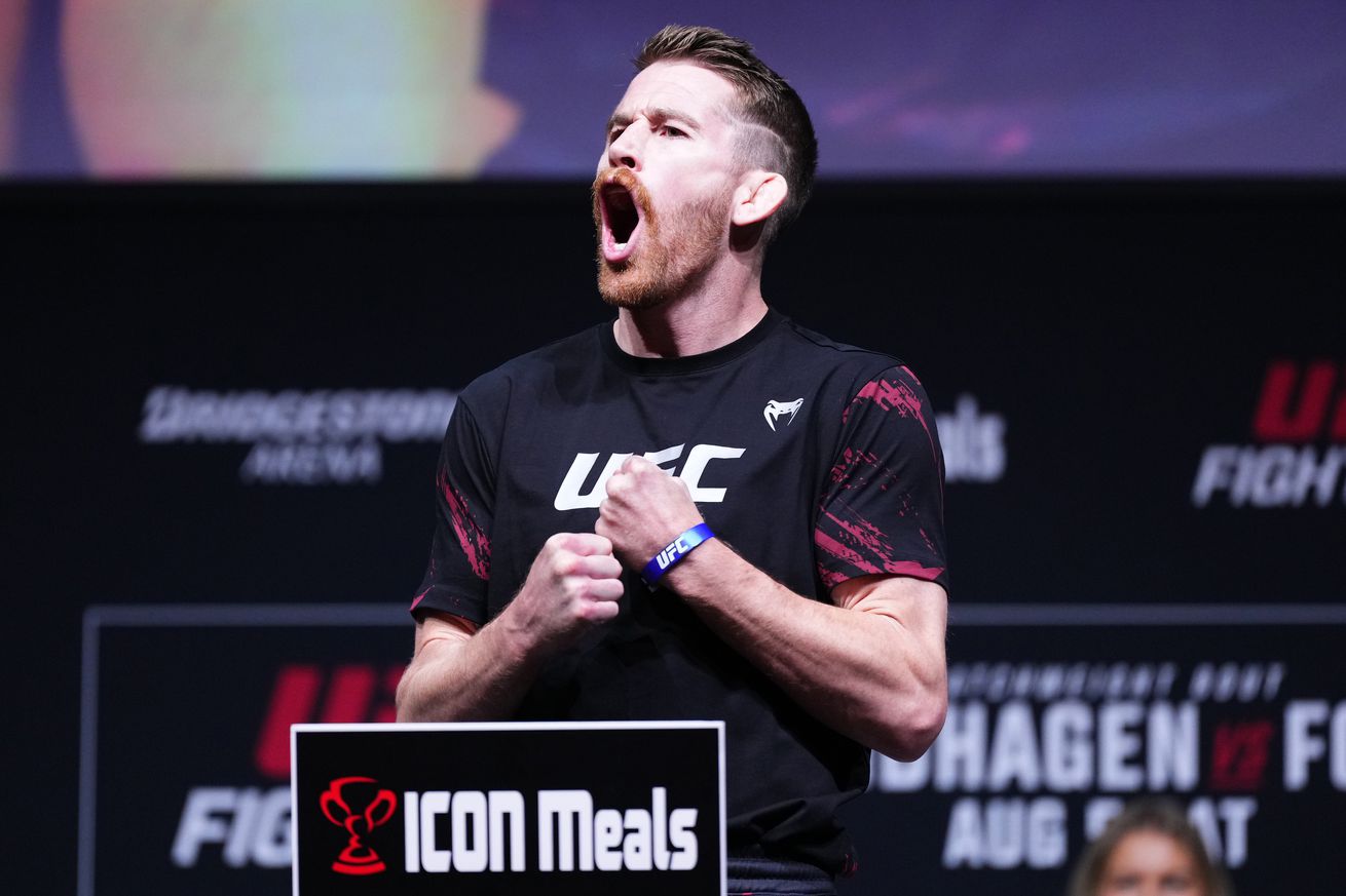 UFC Fight Night: Sandhagen v Font Ceremonial Weigh-in