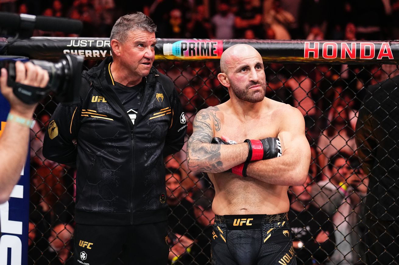 UFC 298: Volkanovski v Topuria