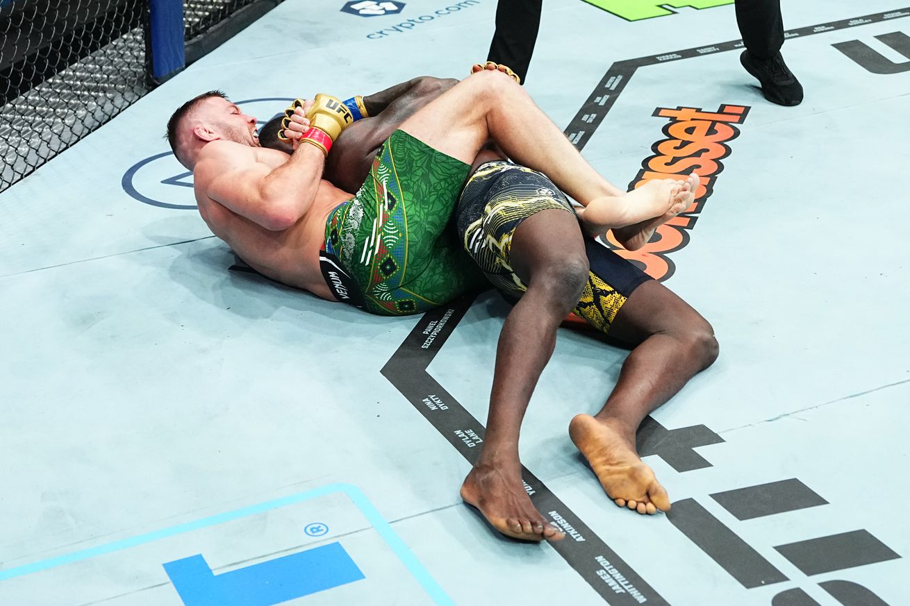 UFC 305: Du Plessis v Adesanya