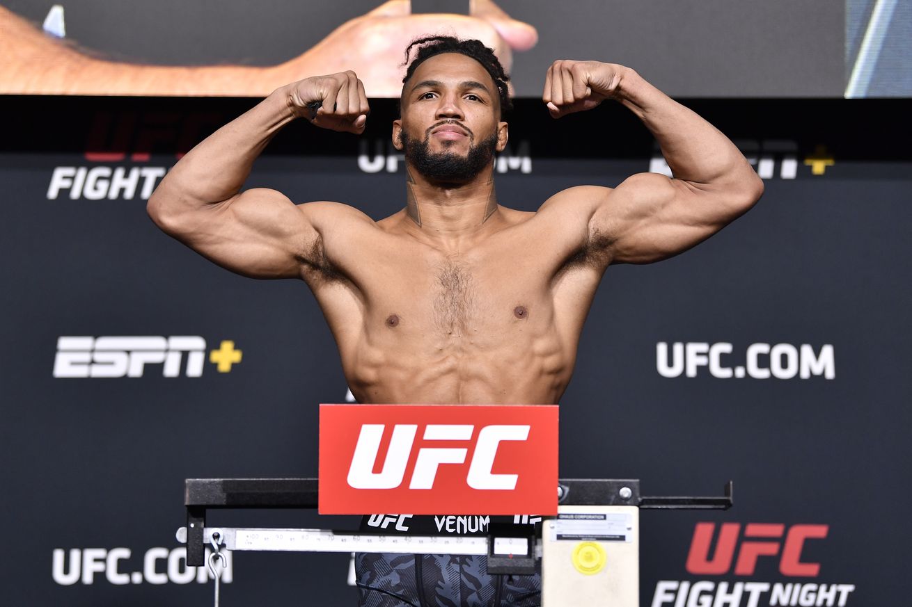 UFC Fight Night: Barboza v Chikadze Weigh-in