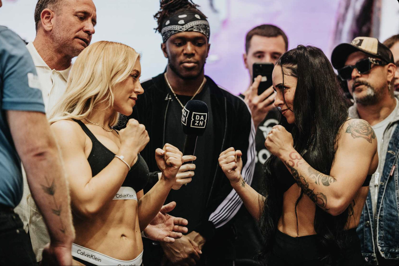 Elle Brooke vs. Jenny Savage at Misfits Boxing 18
