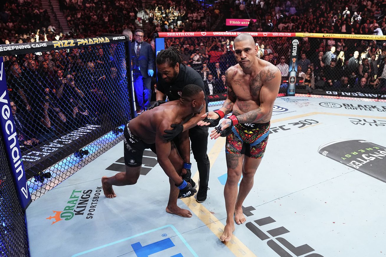 Alex Pereira and Jamahal Hill