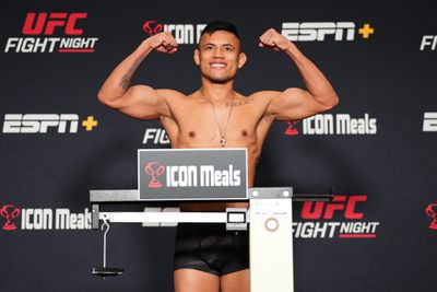 UFC Fight Night: Barboza v Murphy Weigh-in